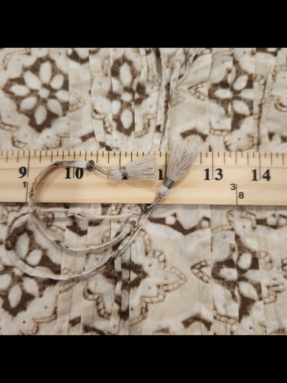J. Jill Cream Brown Medallion Print Tassel Tie Pintuck Cotton Tunic Blouse Large - Picture 6 of 7